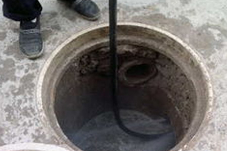 新城保合少家庭下水道疏通电话|贵阳专业修厕所漏水,马桶堵了用什么溶液